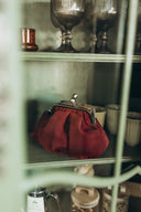 Small burgundy suede bag with clasp - 48h