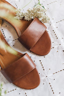 Lea flip-flops cognac brown - 48h