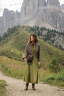 Chocolate brown handbag with clasp