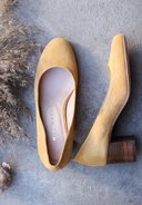 Ochre suede pumps - outlet