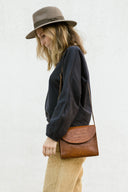 Torba listonoszka brąz krokodyl