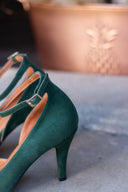 Vivienne Green Wildleder-Pumps 