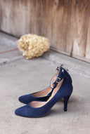Vivienne marineblaue Wildleder-Pumps 